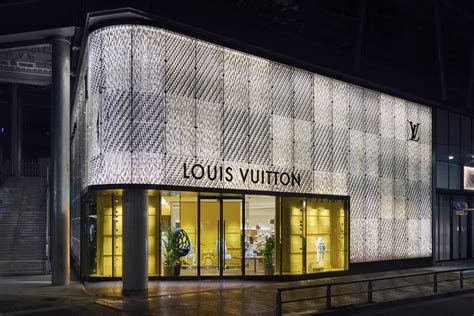 façade louis vuitton
